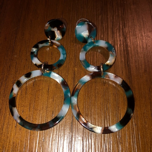 Tortoise Acetate Round Drop Earrings - Picture 3 of 6